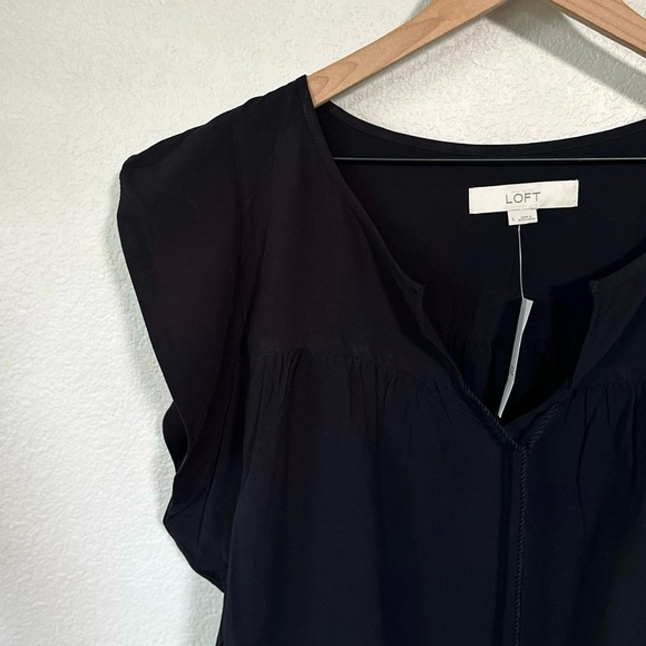 LOFT NWT L XL Flutter Sleeve Split Neck Tassel Top in Black - Picture 2 of 9